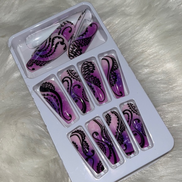 ✨ GORGEOUS 👑 Music Notes Lilac Purple Long Ombre Designed Press On Nails - Picture 4 of 5